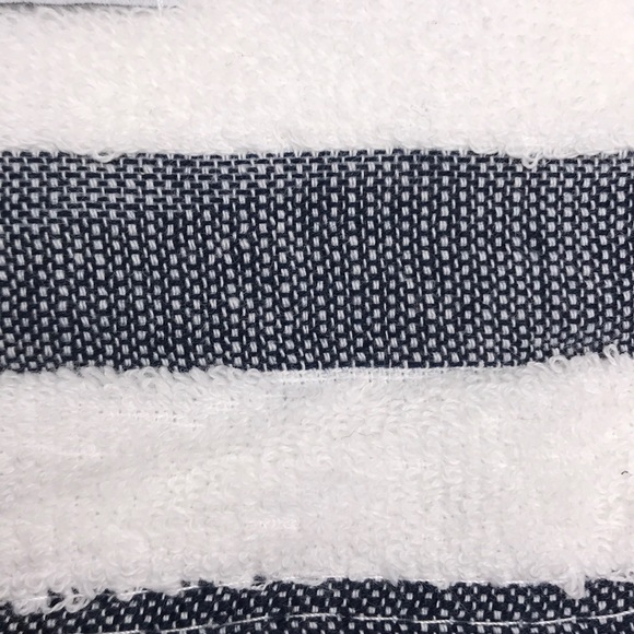 NWT Trust The Magic Large Beach Towel - Picture 4 of 8